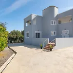 Villa Bella With Private Pool And Hot Tub